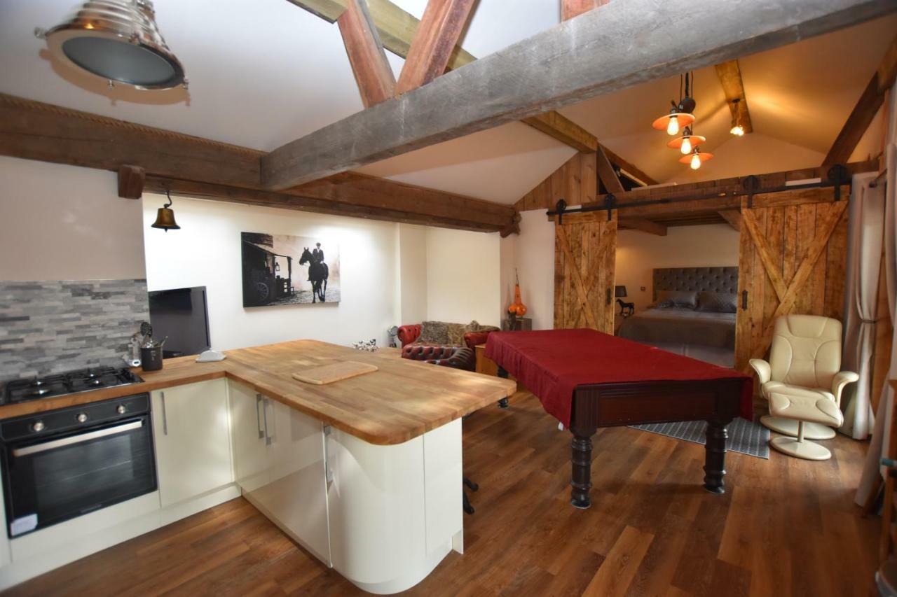 Oak Tree Stables Cottage เบอร์มิงแฮม ภายนอก รูปภาพ
