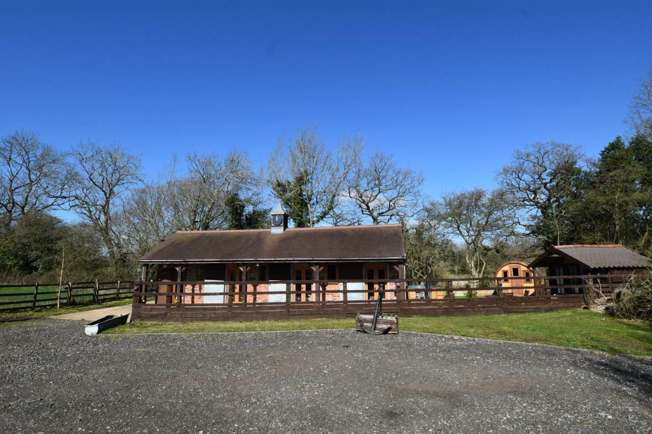 Oak Tree Stables Cottage เบอร์มิงแฮม ภายนอก รูปภาพ