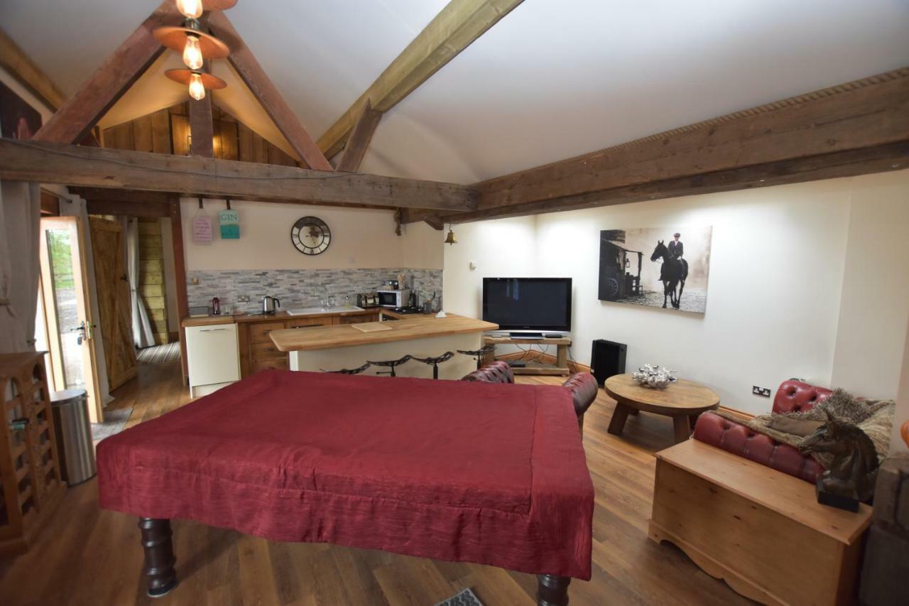 Oak Tree Stables Cottage เบอร์มิงแฮม ภายนอก รูปภาพ